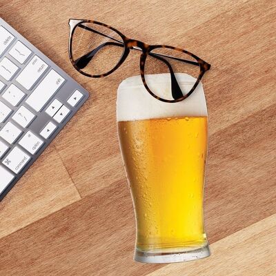 bicchiere di birra in panno in microfibra | panno per la pulizia degli occhiali