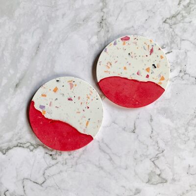 Sottobicchieri in terrazzo, sottobicchieri Jesmonite, sottobicchieri bicolore, sottobicchieri rotondi, sottobicchieri per bevande, sottobicchieri personalizzati, set di sottobicchieri 2 pezzi - San Valentino e bianco 2 pezzi