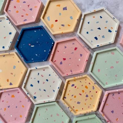 Posavasos de terrazo Posavasos hexagonales Jesmonite Posavasos para bebidas, Posavasos personalizados, Posavasos de cerámica Juego de 2 piezas - Blanco 2 piezas