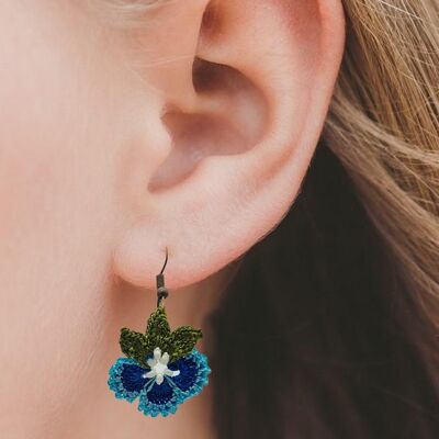 Boucles d'oreilles fleurs au crochet - bleu