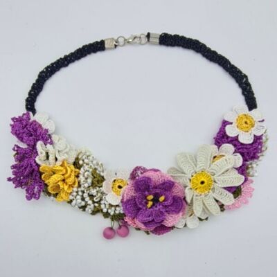Mixed Floral Necklace