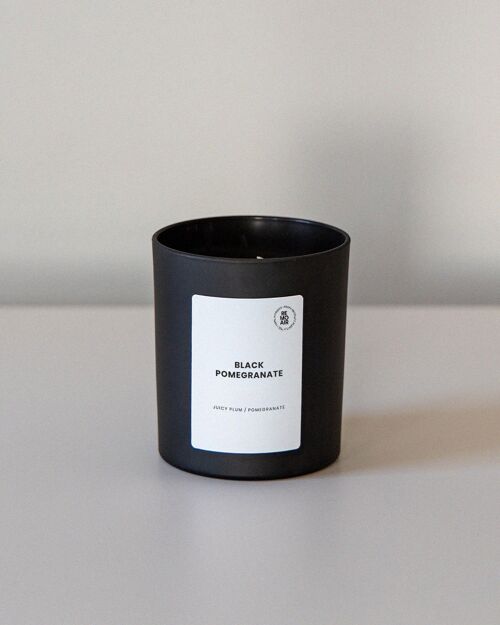 Black Pomegranate - scented candle