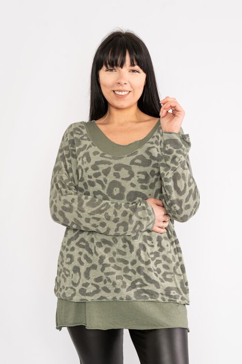 Khaki long sleeve leopard print top with matching vest