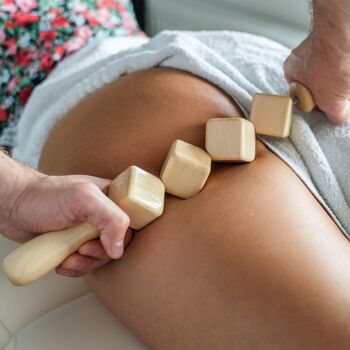Rouleau de massage en bois cubique, jambes de masseur 1
