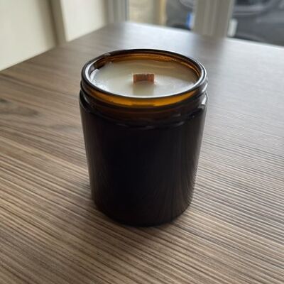 Candela in Giara Ambrata con Woodwick