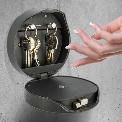 Smart, connected and secure key box with PIN code