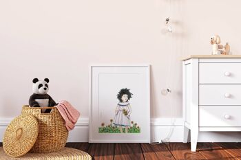 Impression d'art, une jolie illustration d'une fille bouclée tenant, SKU047 3