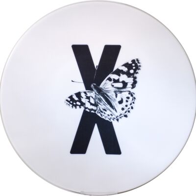 Tablero de letras X con mariposa