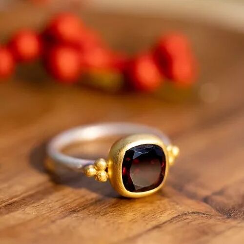 Granat Ring