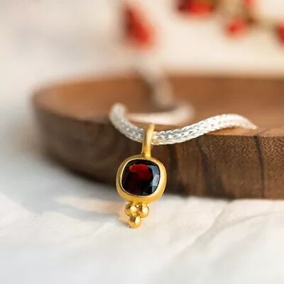 garnet pendant