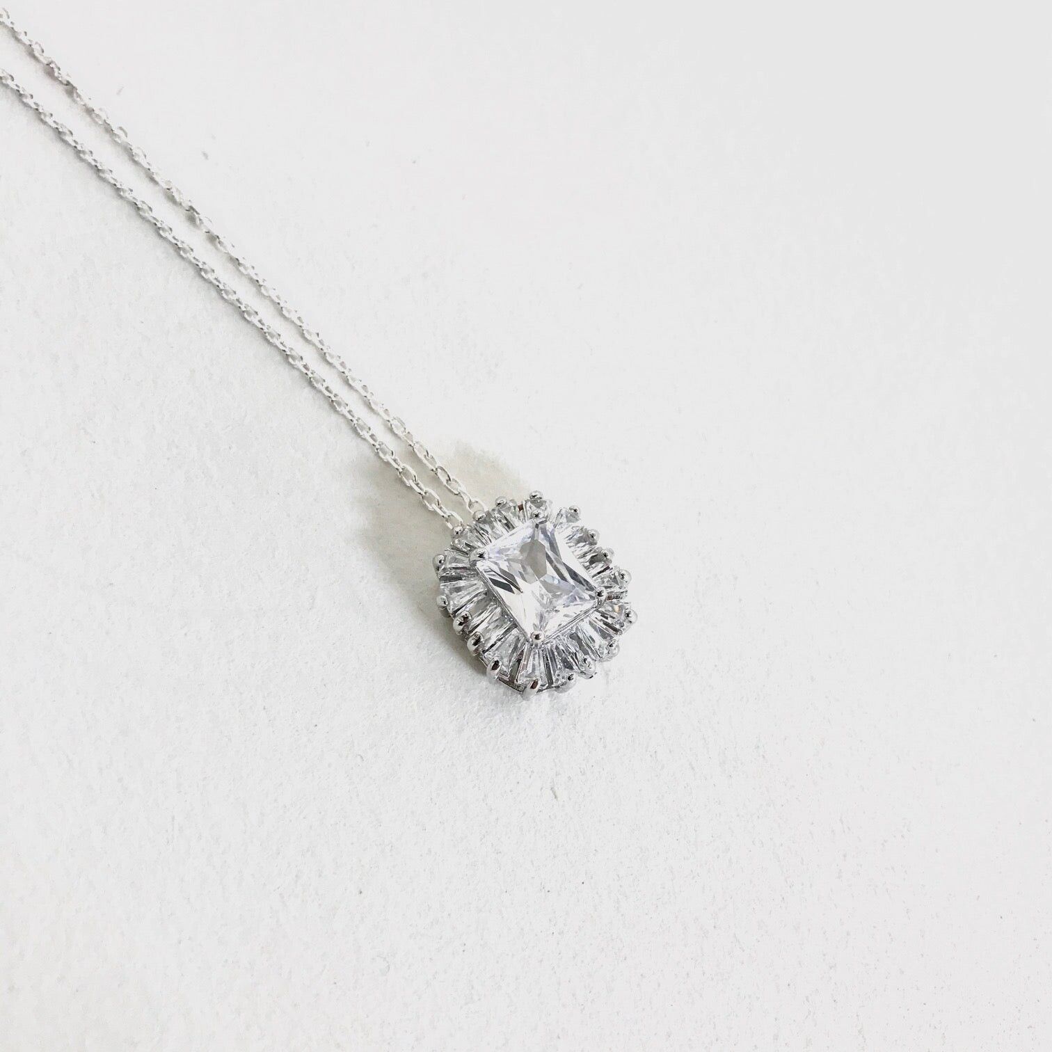 Dayana Hochzeitshalskette aus echtem Silber und Zirkonia