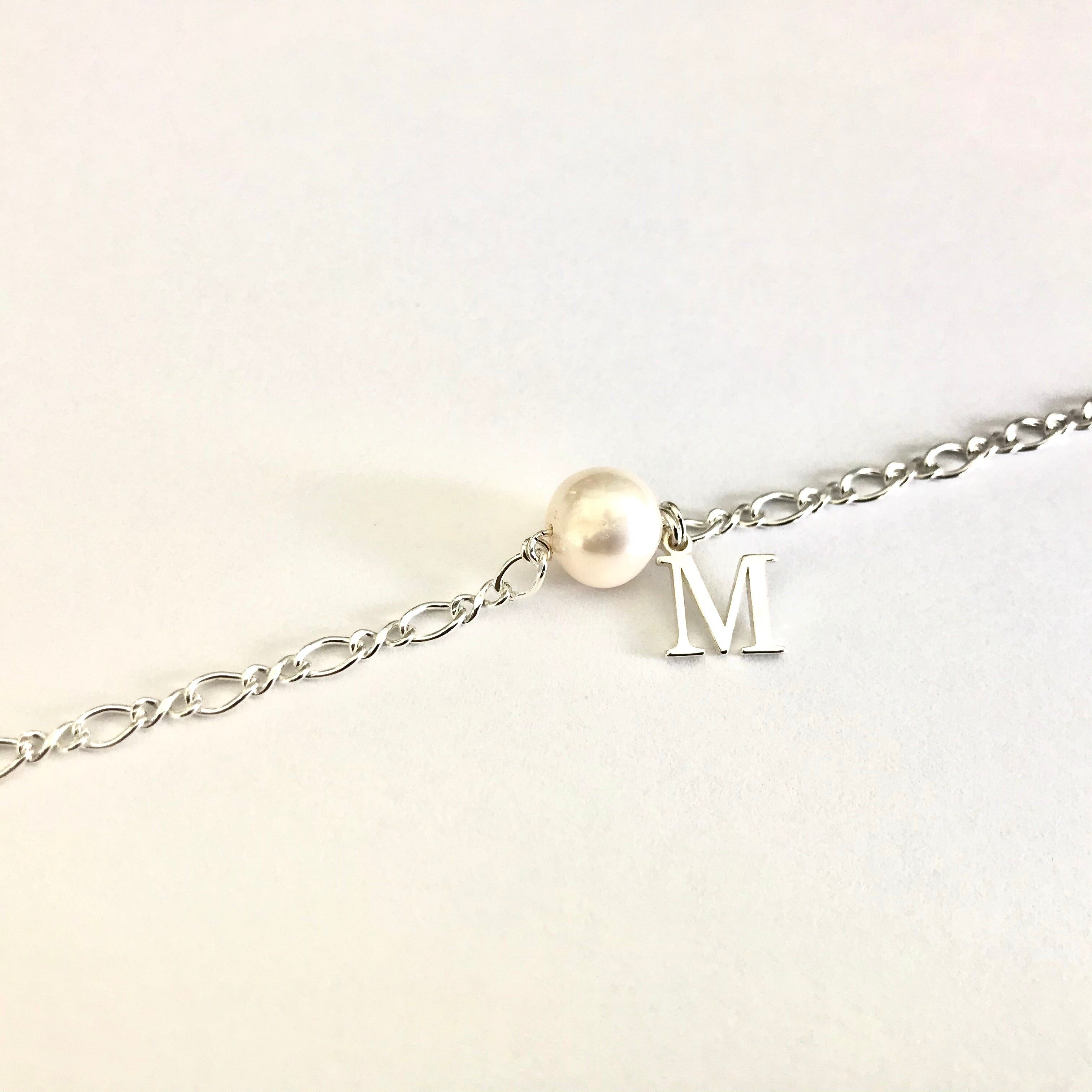 Perlenhochzeitsarmband aus echter Silber-Süßwasserperle und Initiale zum Personalisieren - 5