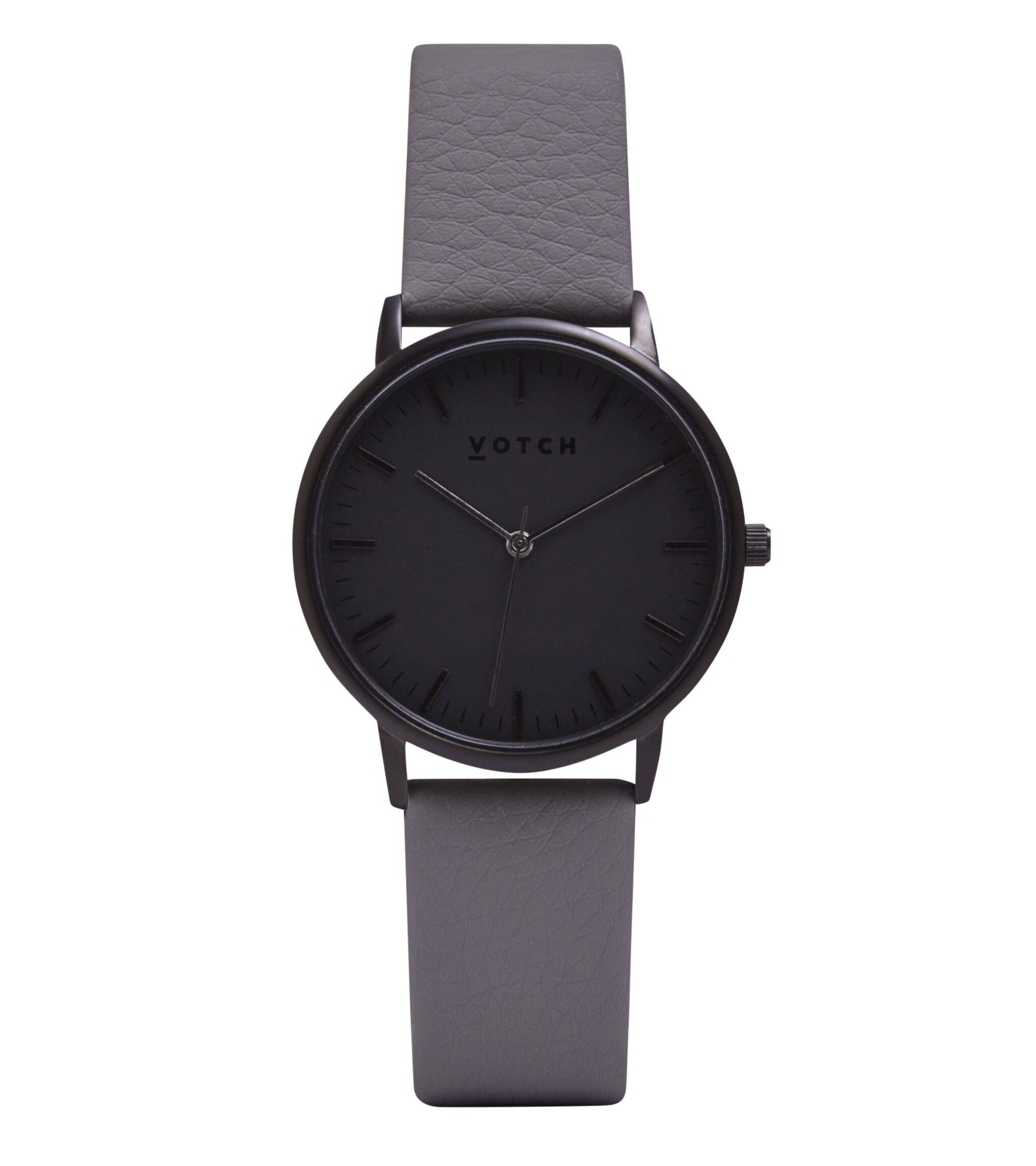 Nero e grigio ardesia con nero | Momento