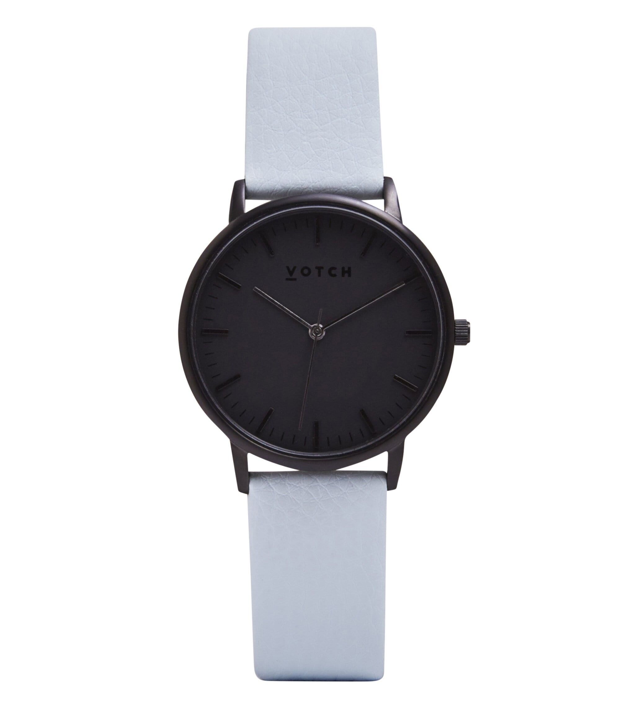 Nero e azzurro con nero | Momento