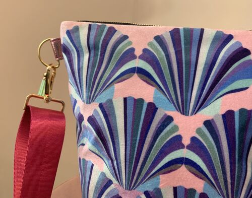 LILAC PINK BLUE SHELL VELVET HANDBAG - red