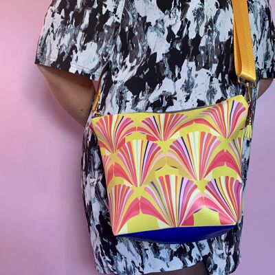 YELLOW SHELL VEGAN LEATHER HANDBAG - pink