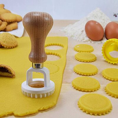 Sole biscuit cutter