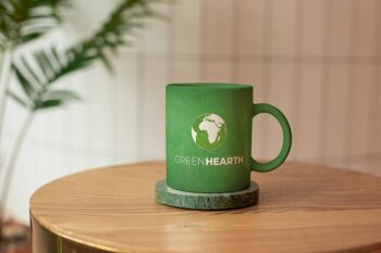 Tasse en céramique verte GreenHearth 1