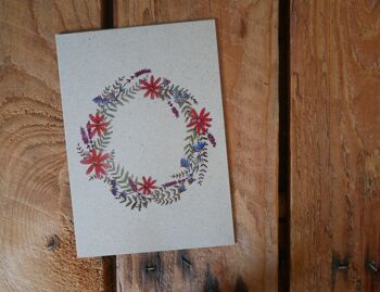 Carte postale couronne de fleurs rouges 1