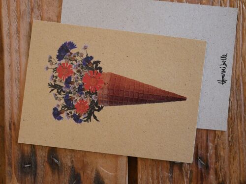 Postkarte Eistüte mit Blumen