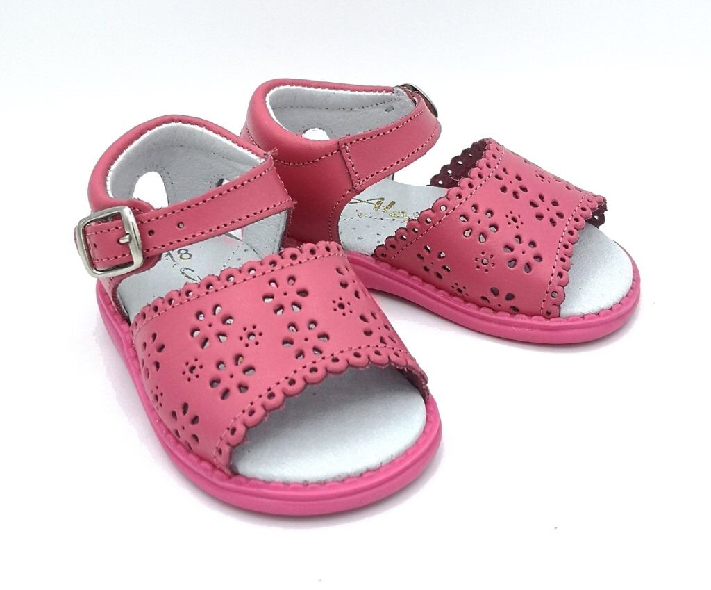 Sandalia clásica primeros pasos fucsia