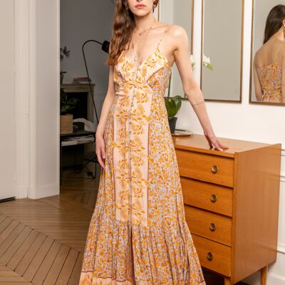 Long dress with thin straps buttoned in front with print and neckline