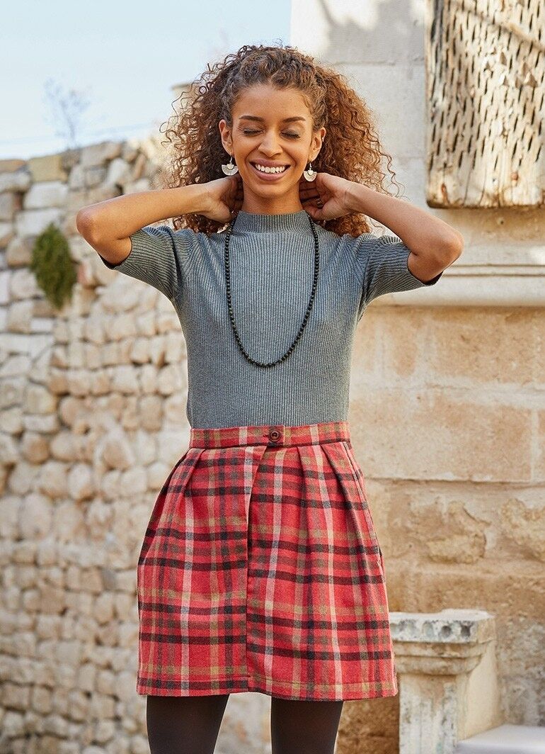 Buy wholesale Pleated Mini Winter Plaid Skirt with Pockets in Red