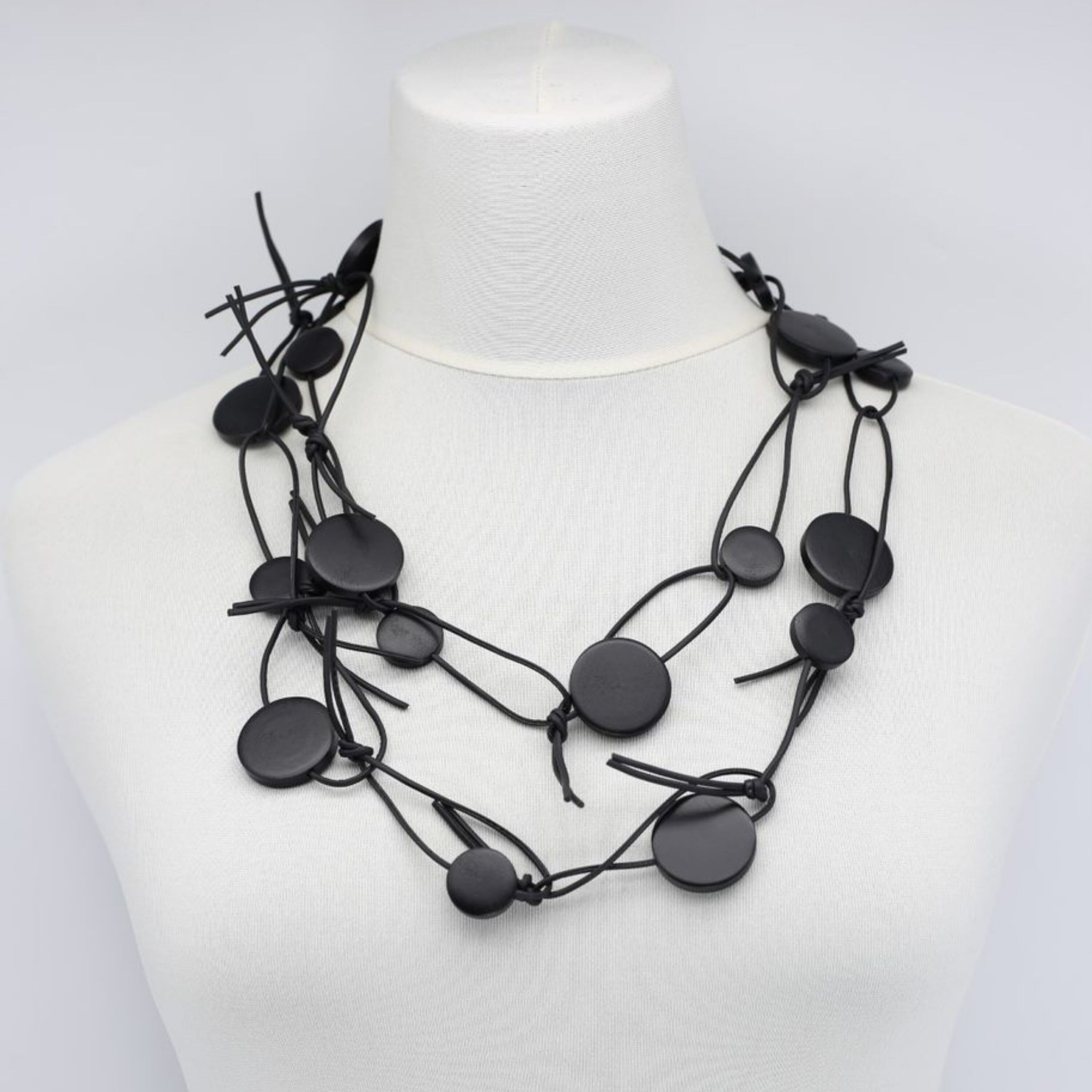 Collier Chaîne Coins sur Similicuir - Noir