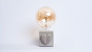 LAMPE LOVE - Béton coloré Gris - Ampoule Love 2
