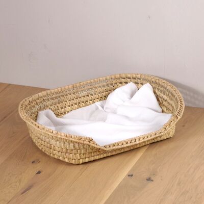 Basket for cat or dog in palm leaves