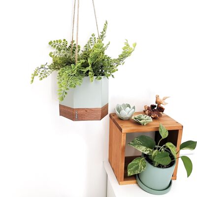 GEO flowerpot to hang in almond green and oak