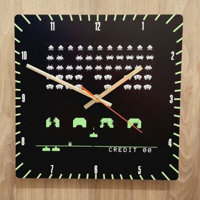 Space Invaders Retro Gaming Style Wall Clock, Great For Man Cave, Garden Bar, Bedroom, Battery Included - 200mm Square