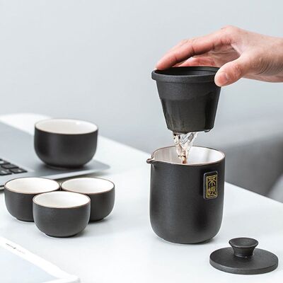 Nomadisches Teeservice aus Keramik