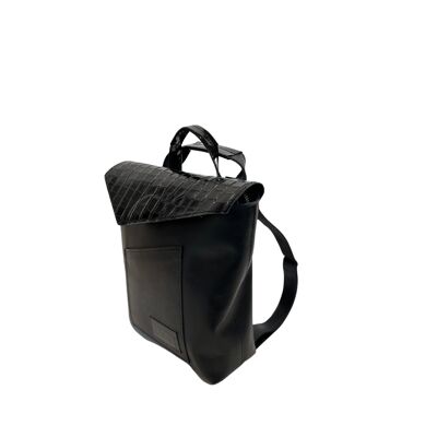 Backpack “Cardamom” small – black/black lacquered details