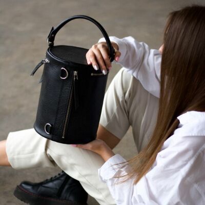 Cylinder handbag “Coriander” large – black