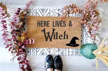 Here lives a witch