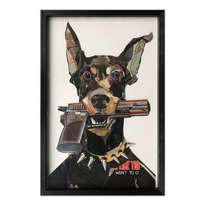 ADM – 3D-Collage-Gemälde „Dobermann mit Waffe im Mund“ – Mehrfarbig – 90 x 60 x 4 cm