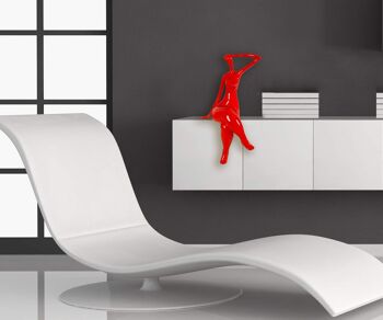 ADM - Sculpture résine 'Waiting small' - Couleur rouge - 38 x 21 x 17 cm 4