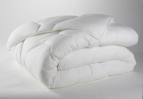 COUETTE BLANCHE 240X220CM 100%POLYESTER 500G/M2-TOUTES SAISONS