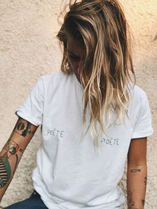 T-shirt brodé à la main "Poète Poète"