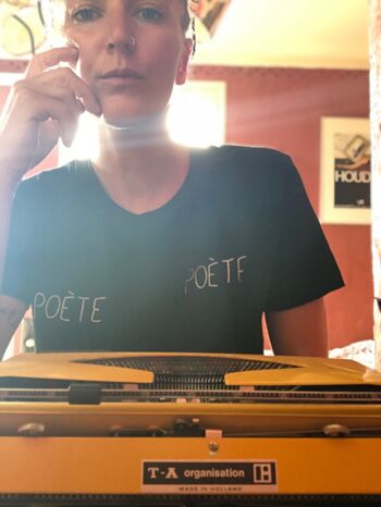 T-shirt "Poète Poète" brodé sur la poitrine, noir