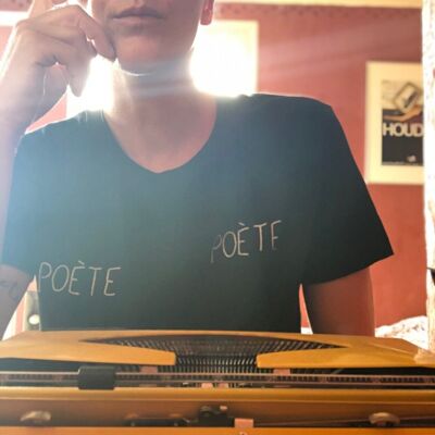 T-Shirt "Poète Poète" auf der Brust gestickt, schwarz