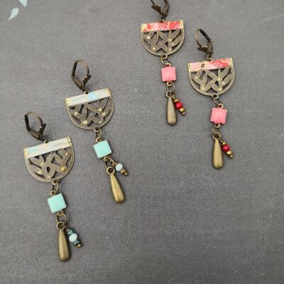 2 pairs of foliage and flower pattern earrings in brass and Japanese paper