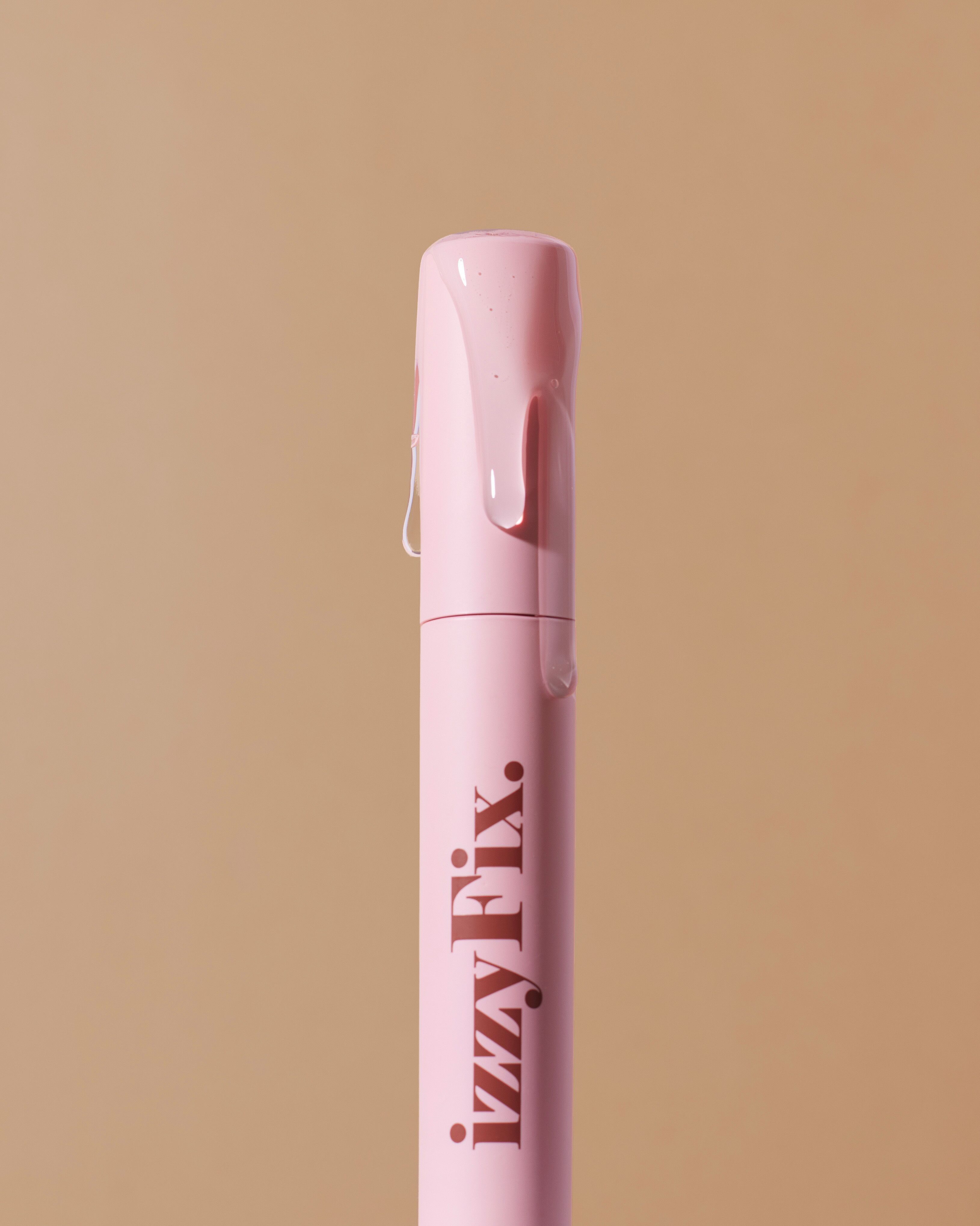 izzyFix styling mascara.