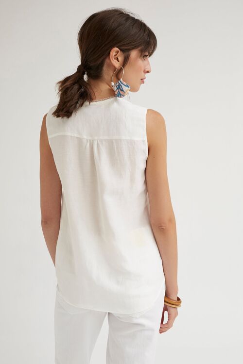 (8410-VUBIA) Textured linen v-neckline blouse