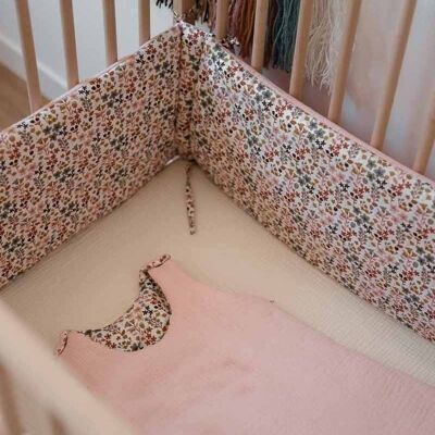 pink bed bumper