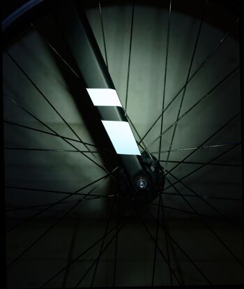 FRAME FLASH 2.0 | Motion Powered Bike Reflectors - BLUE | AZZUR 4