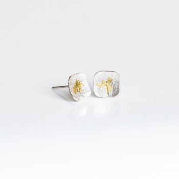 Boucles d'oreilles carrées texturées en argent sterling faites à la main avec Keum-Boo Gold 2