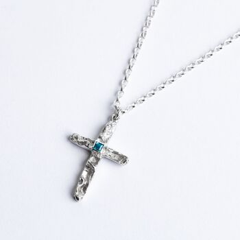 Crucifix de coing en argent sterling fait à la main avec pierre précieuse de topaze bleue 2