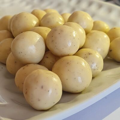 Hazelnuts coated with white chocolates - bulk - organic